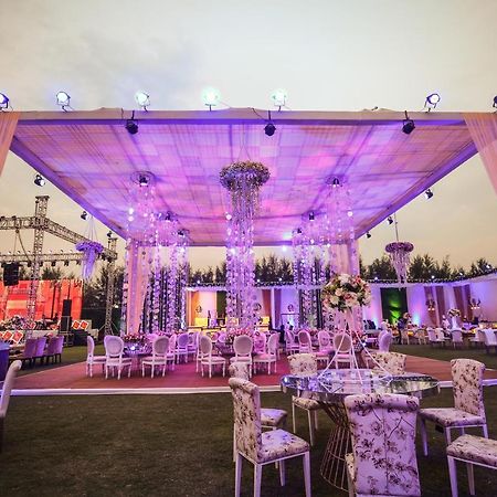 Golden Galaxy Hotels And Resorts Delhi  Bagian luar foto
