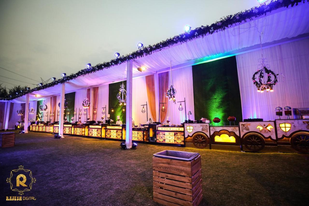 Golden Galaxy Hotels And Resorts Delhi  Bagian luar foto