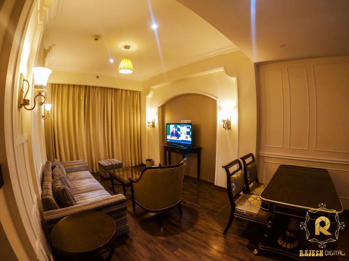 Golden Galaxy Hotels And Resorts Delhi  Bagian luar foto