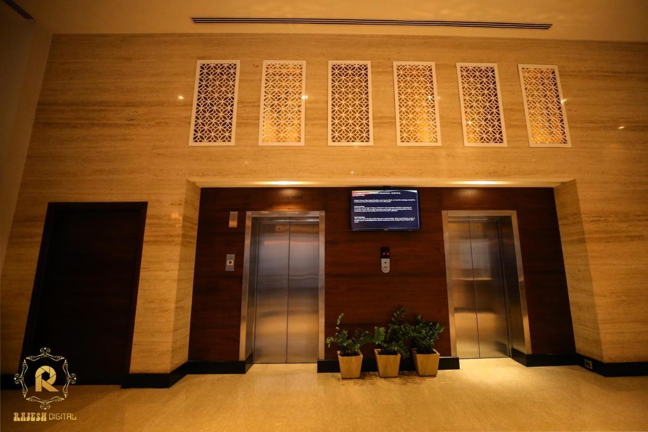 Golden Galaxy Hotels And Resorts Delhi  Bagian luar foto
